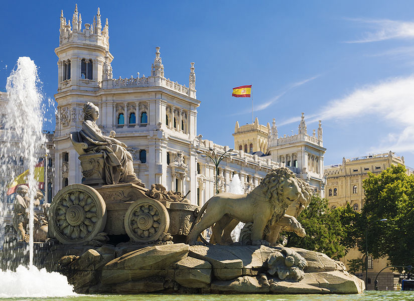 Bu meydanlarda saatlerce dolaşmak isteyeceksiniz.