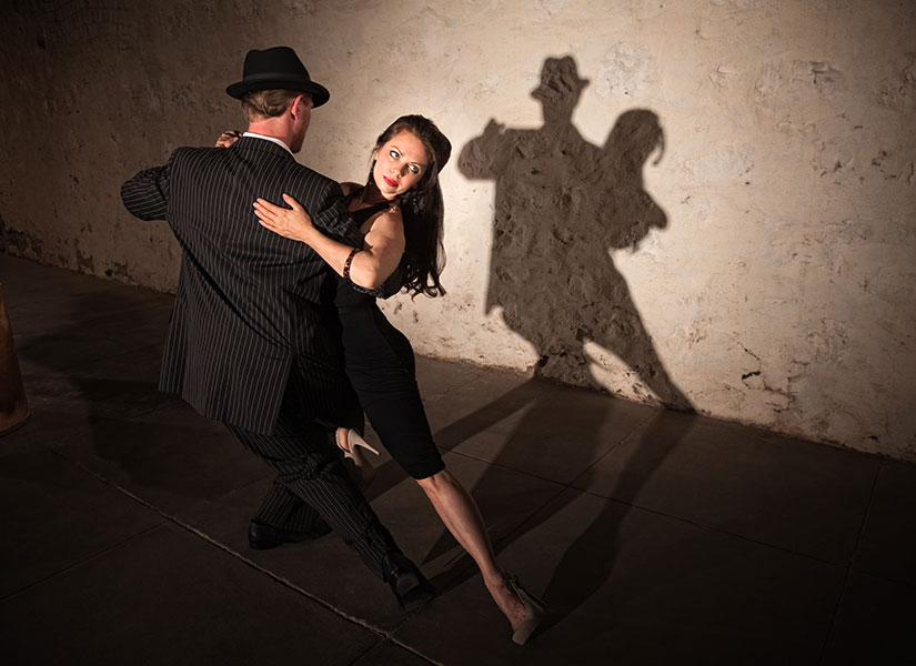 Tango, tam aşıklara göre bir dans türü.