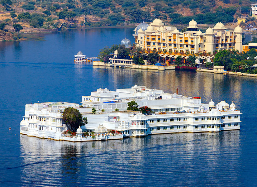 Hindistan’ın Udaipur kentindeki Pichola Gölü.