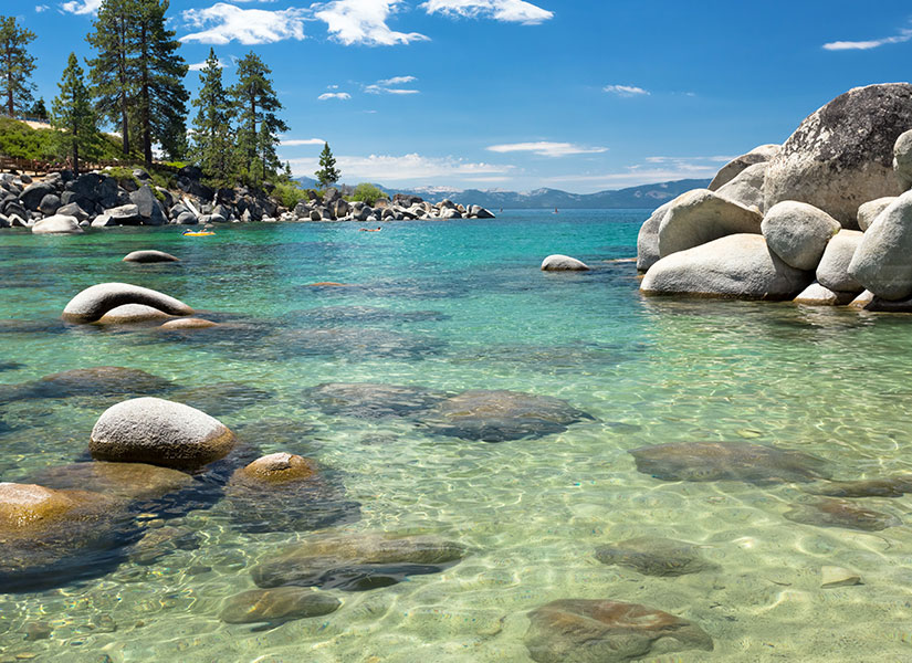 Dünyanın en derin göllerinden Theo Gölü.