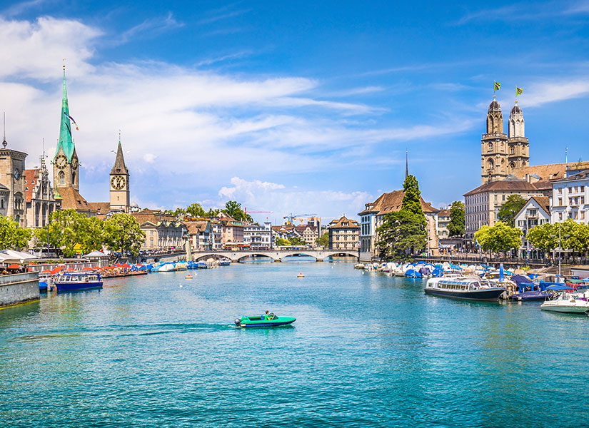 Zürih'in doğa harikası olan Zürih Gölü.