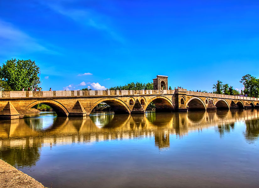 Mimar Sinan'ın ustalık eserim dediği Selimiye Camii'yi yakından görün.