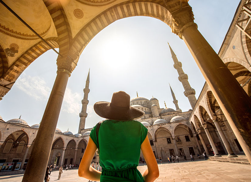 İstanbul'u tarihçi ve akademisyenler eşliğinde gezerek bu büyülü diyar hakkında duyduklarınıza şaşırabilirsiniz.