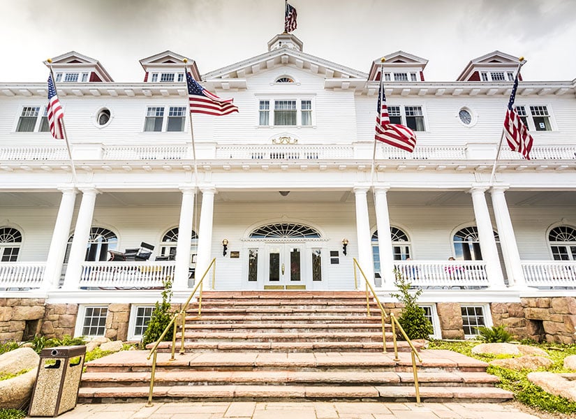 Oyunculuğuna hayran kaldığımız Jack Nicholson'ın, The Shining'teki sahneleri işte bu otelde çekildi.