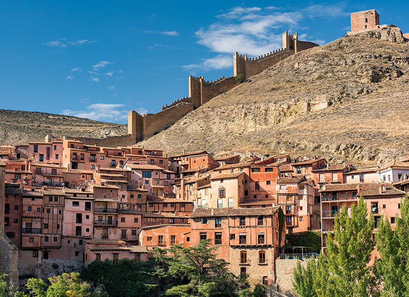 Gizemli bir atmosferi olan Albarracin Köyü.