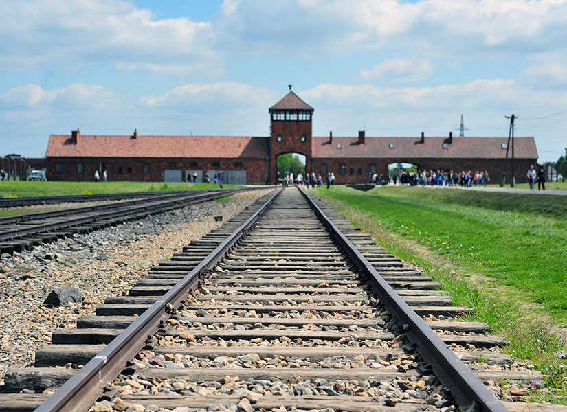 Milyonlarca insanın gaz odalarında öldürüldüğü bu bina size pek çok hikaye anlatacak.