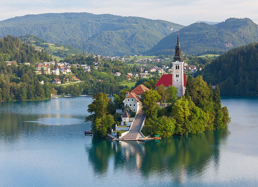 Slovenya’nın en iyi tatlısı kremšnita'yı Bled'de yiyebilirsiniz.