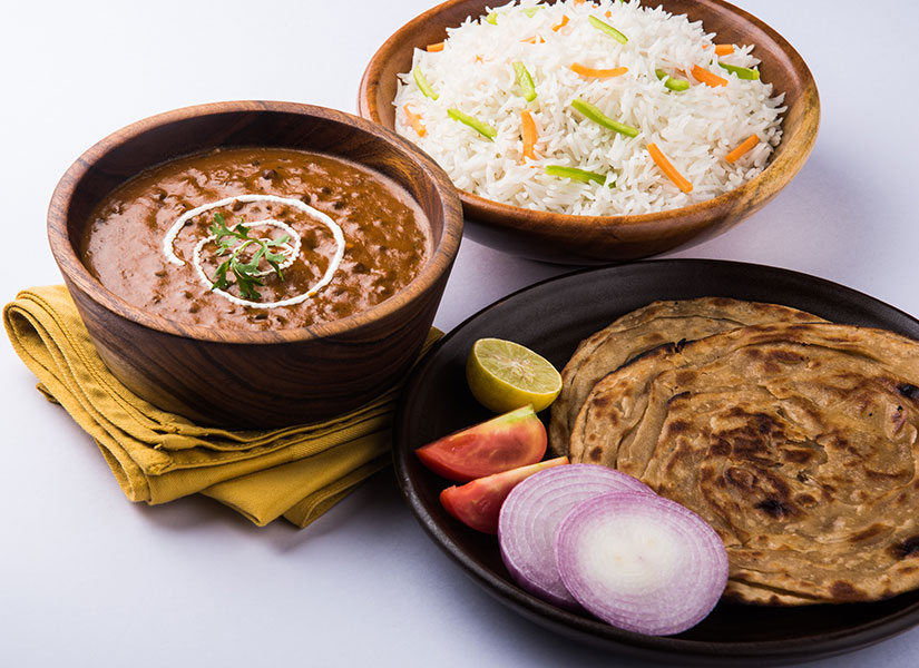 Kuzey Hint lezzetleri ile menüsünü zenginleştiren Koyla'da, Arap Denizi'nin nefes kesen manzarasını da izleyebilirsiniz.