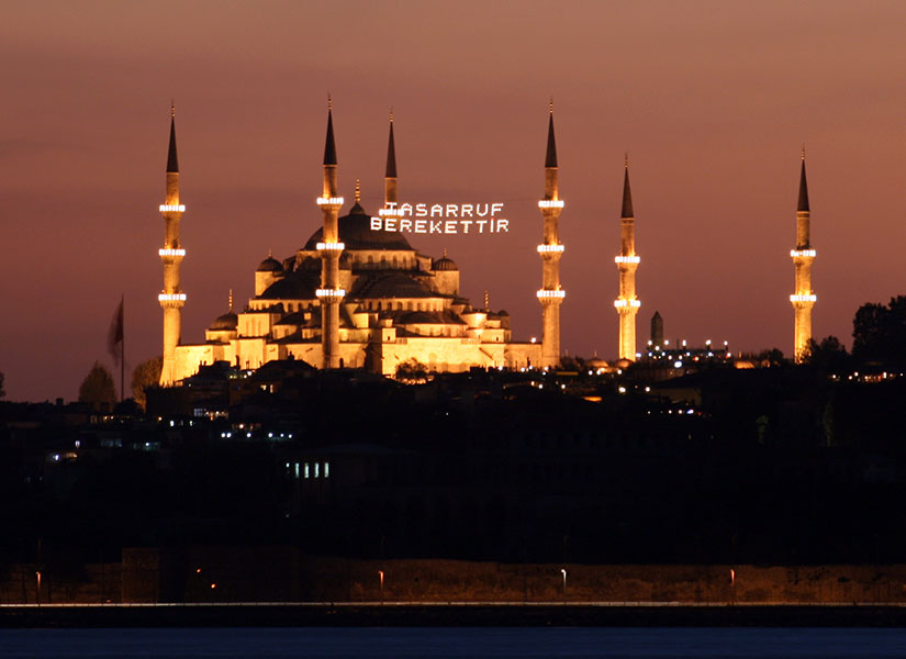 Eski İstanbul’u doya doya yaşamak isterseniz, ramazan ayında İstanbul’a uğramalısınız.