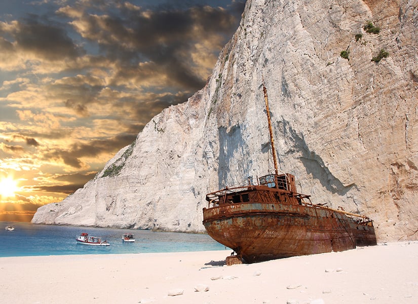 navagio beach zakynthos dünyaca ünlü plajlar 