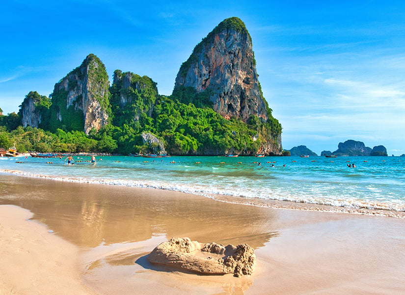dünyaca ünlü en güzel plajlar railay beach tayland
