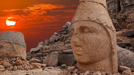 Türkiye’de gün batımının en güzel izlendiği yerler: Adıyaman, Nemrut Dağı’nda gün batımı