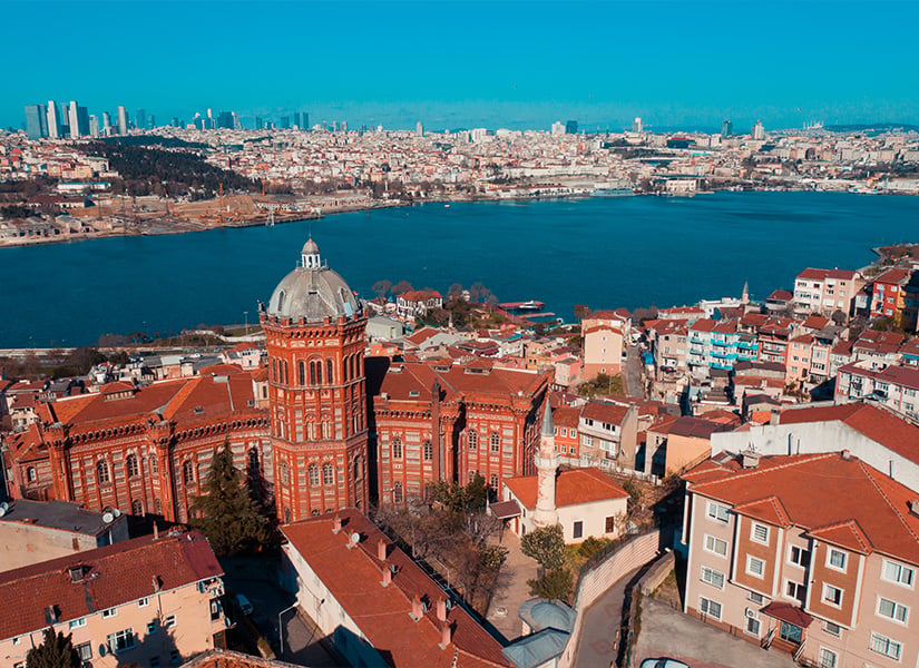 fener rum erkek lisesi kırmızı mektep balat istanbul avrupa yakası gezilecek yerler