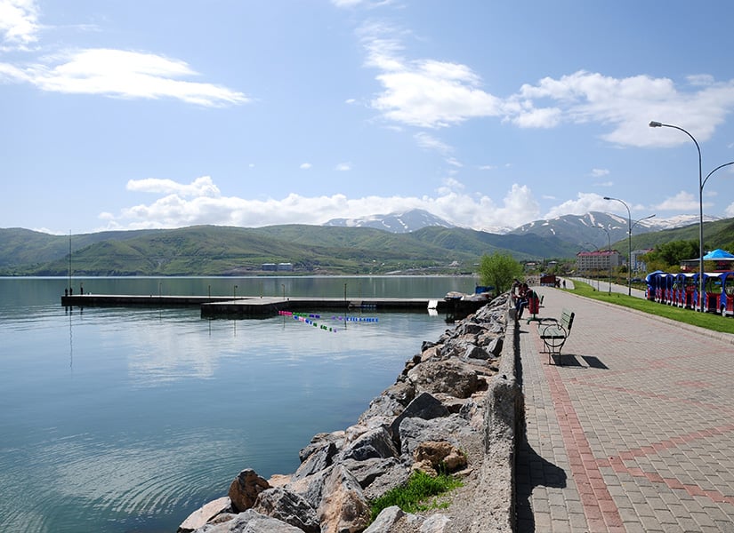 tatvan sahil parkı tatvanda gezilecek yerler