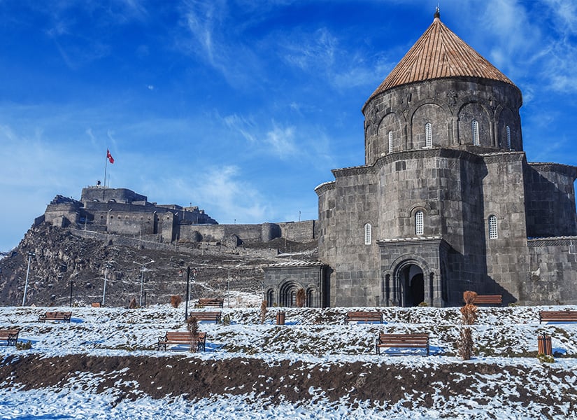 kümbet camii havariler kilisesi karsta gezilecek yerler