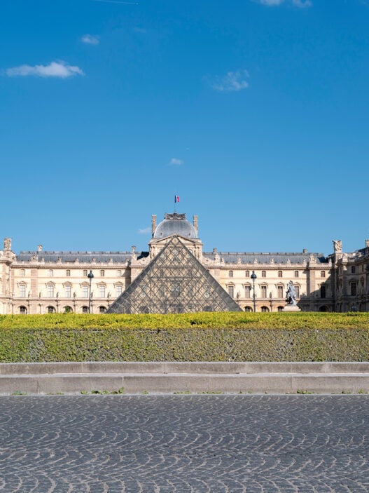 louvre müzesi gezi rehberi önemli eserler bilet ücreti saatler